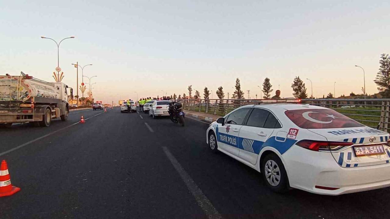Trafik kazasında 2 polis yaralı