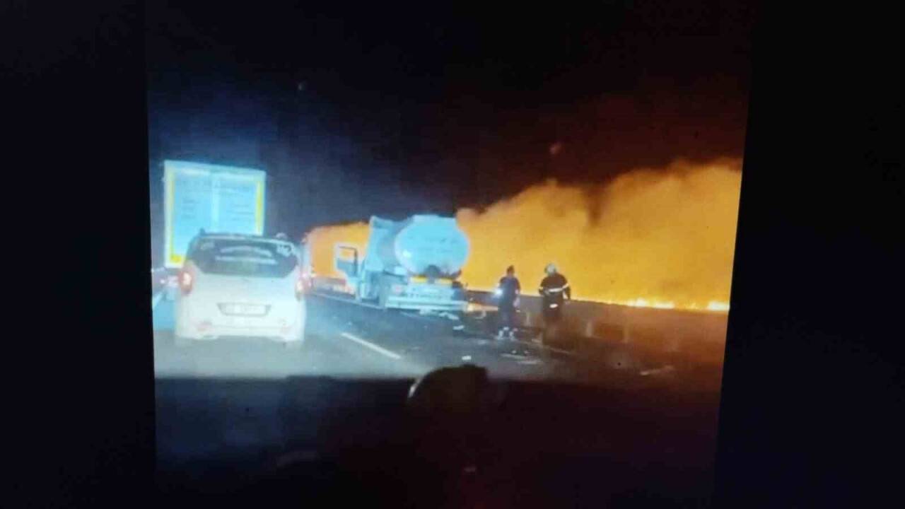 İki tanker  tıra çarptı