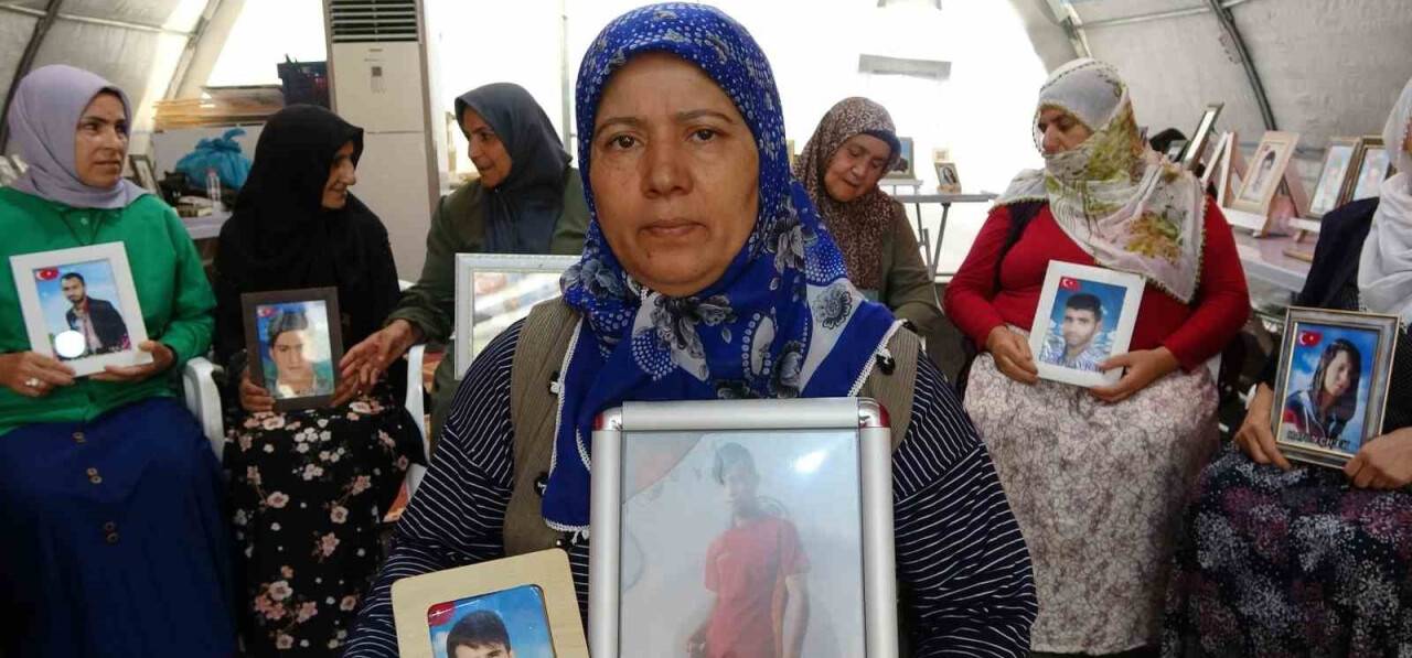 Evlat nöbetindeki anne: Oğlum, babası korucu olduğu için dağa kaçırıldı