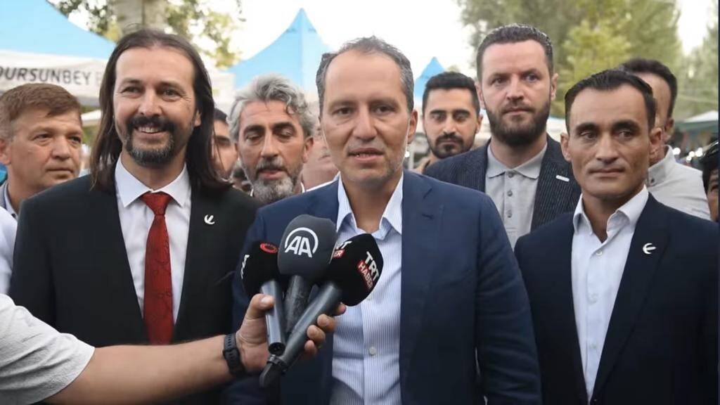 Erbakan vatandaşlarla bir araya geldi