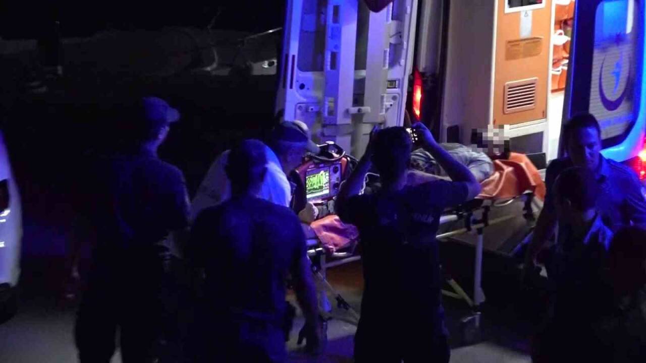 Denize atlayan 2 kişiyi sahil güvenlik kurtardı