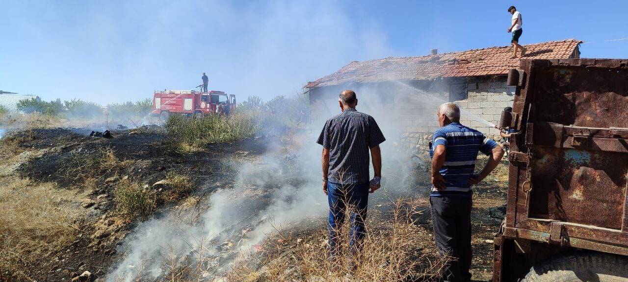 İki ayrı yangına müdahale edildi