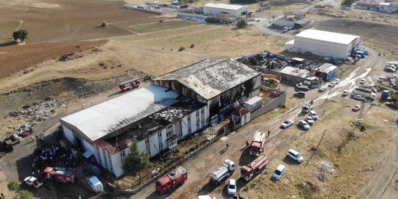 Savunma sanayi fabrikasında çıkan yangın söndürüldü