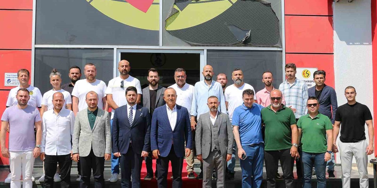 Çavuşoğlu’ndan, Eskişehirspor’a ziyaret