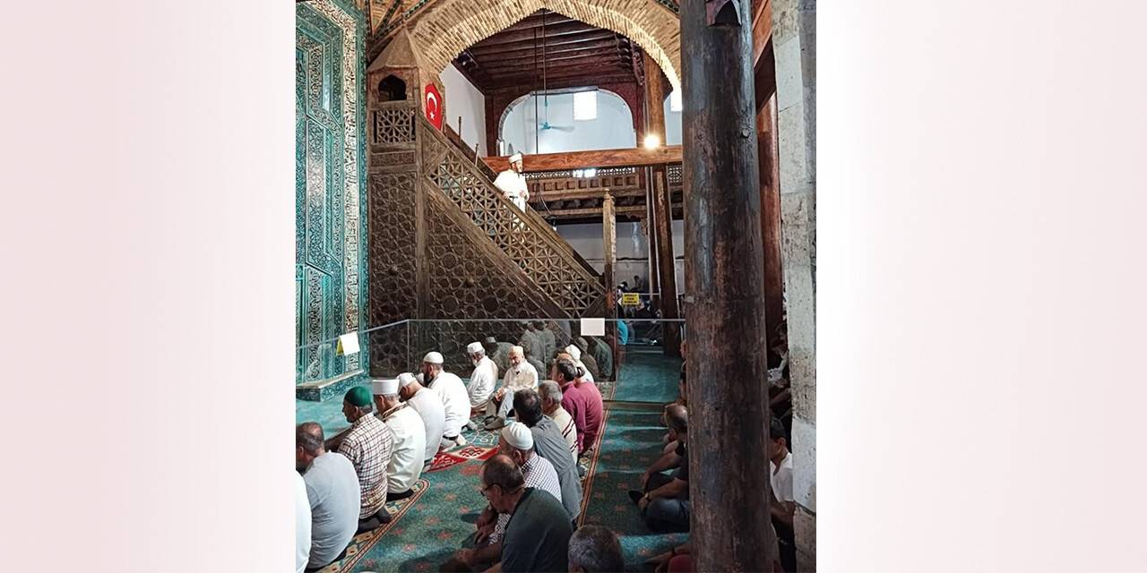 Öge, Eşrefoğlu’nda hutbe irad etti