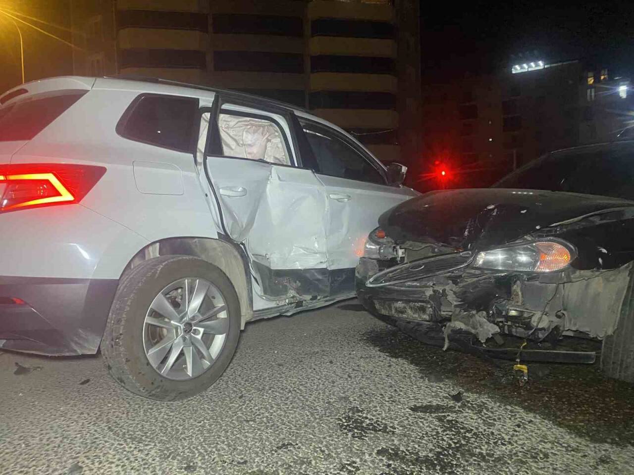 5 otomobil birbirine girdi