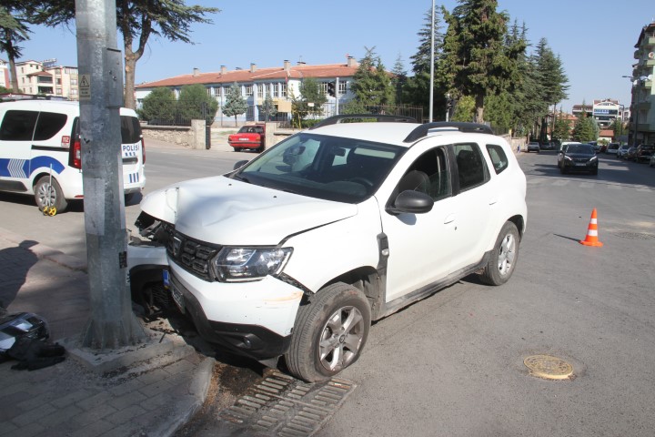 Beyşehir'de trafik kazası, 3 yaralı var