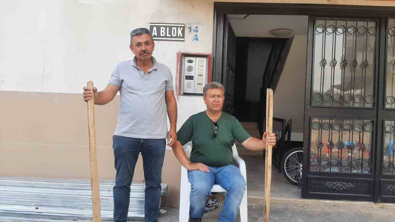 Apartman sakinleri isyan etti: Sopalı nöbete başladılar