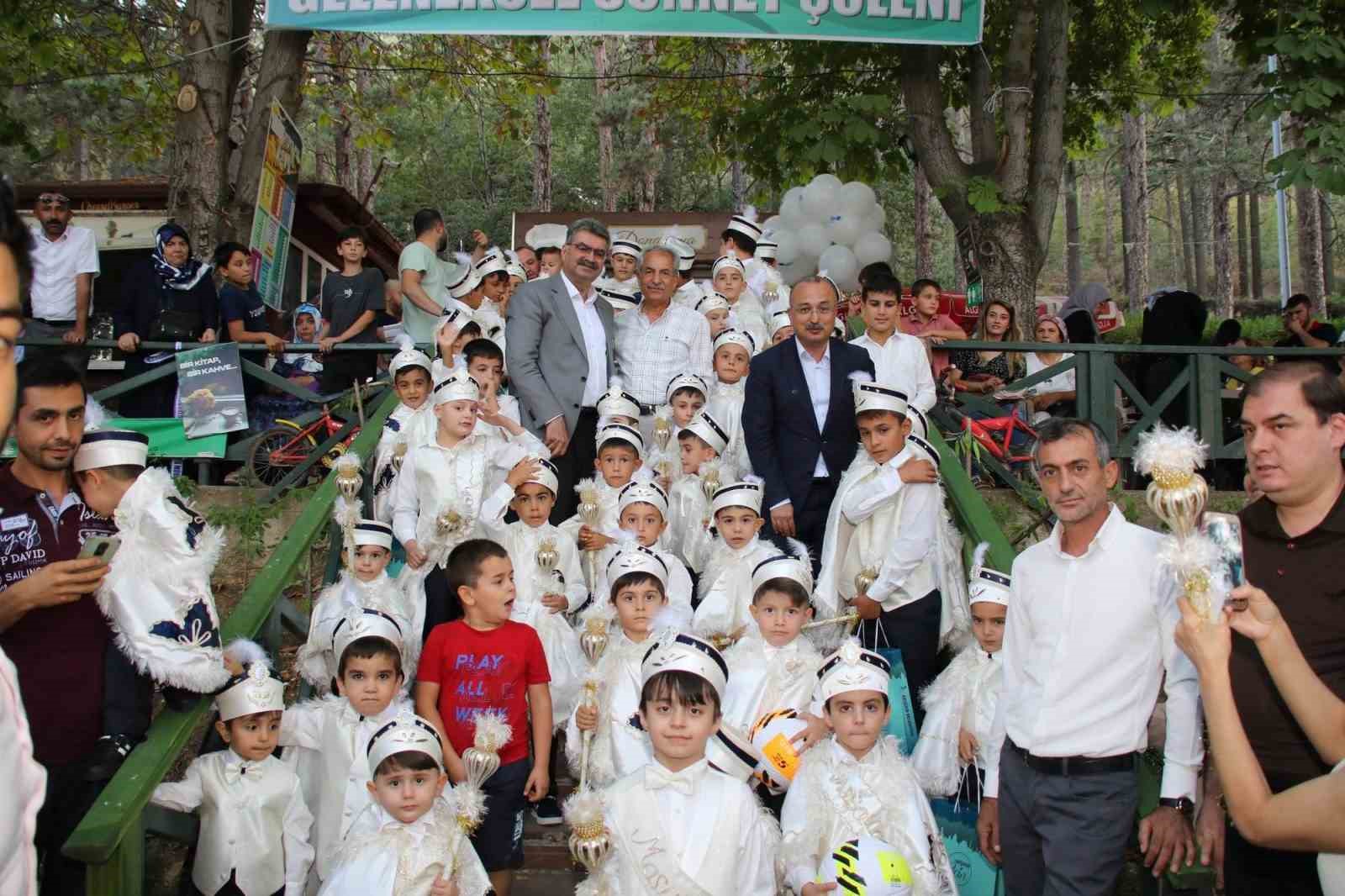 Akşehir'de 83 çocuk sünnet oldu