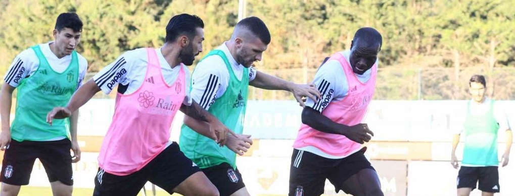 Beşiktaş, kondisyon ve taktik çalıştı