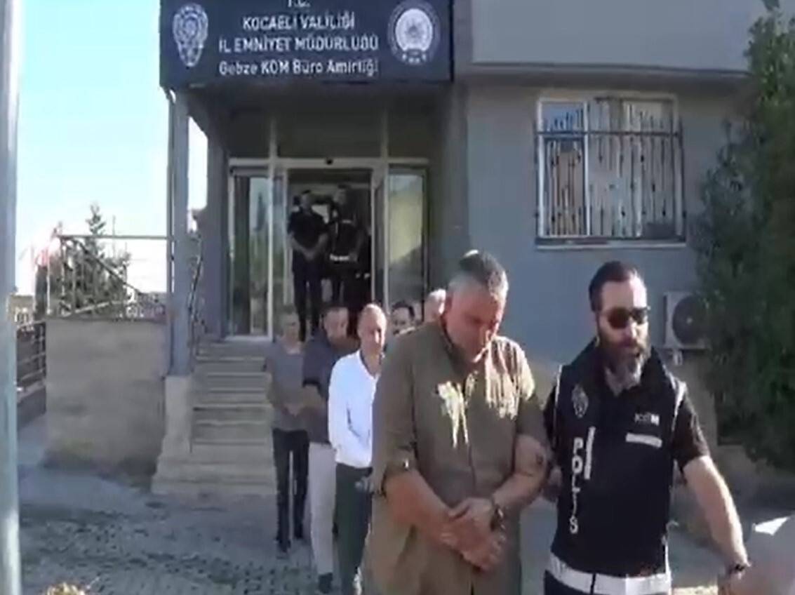 Matbaa kurup sahte dolar bastılar