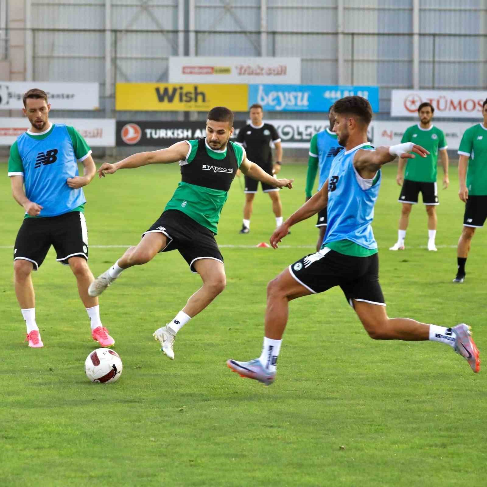 Konyaspor Başakşehir maçına hazırlanıyor