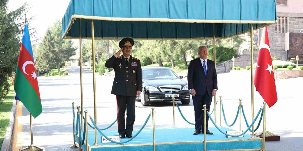 Bakan Güler, Azerbaycanlı mevkidaşı ile bir araya geldi