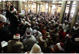 Darbe Ezher Şeyhi İle Alimleri Karşı Karşıya Getirdi