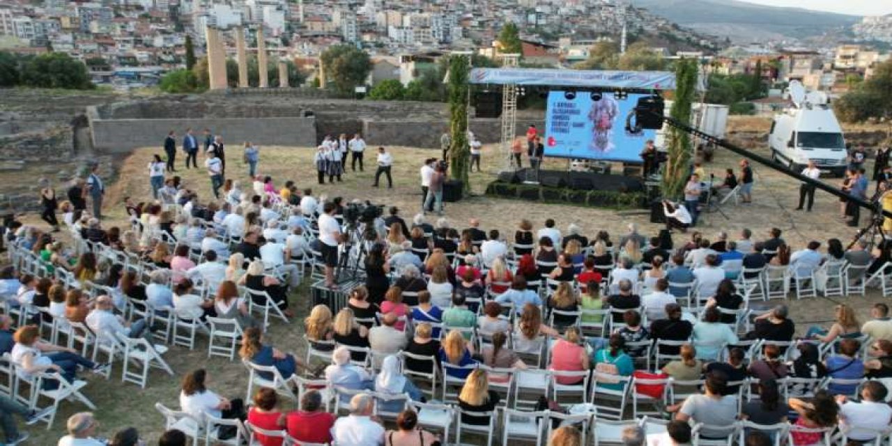 İzmir Bayraklı Belediyesi'nin düzenlediği festivale Marc Levy, Ataol Behramoğlu, Zülfü Livaneli, İlber Ortaylı da katılacak