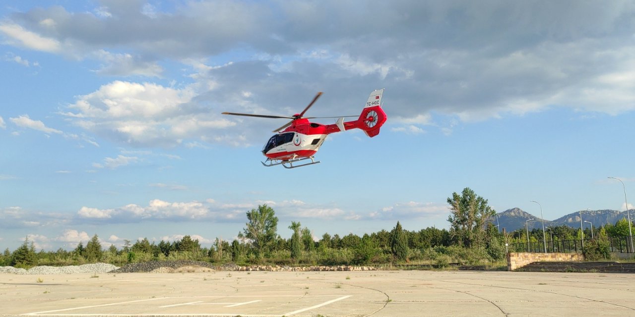 Seydişehir'de kalp krizi geçiren hasta ambulans helikopterle hastaneye sevk edildi