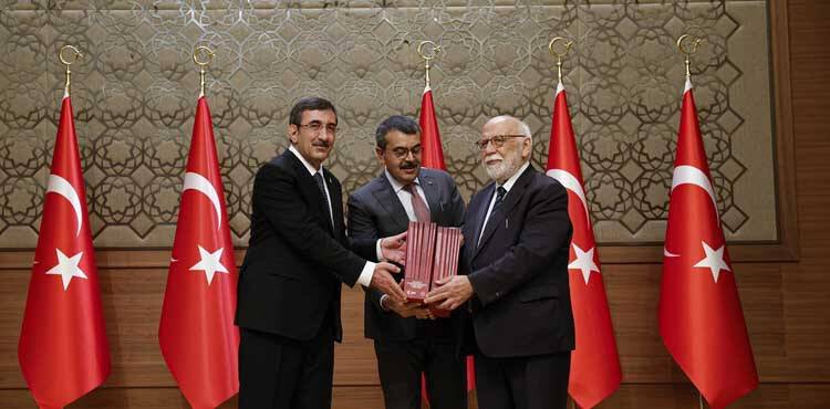 Yurt dışında okuyan öğrencilerin burs miktarları artırıldı