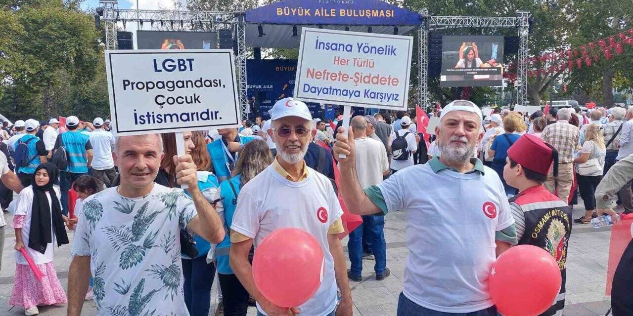 LGBT propagandasına karşı Saraçhane’de buluştular