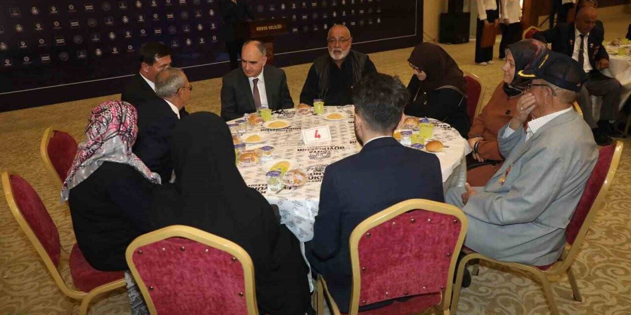 Vali Özkan, şehit yakınları ve gazilerle yemekte bir araya geldi