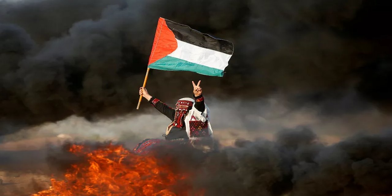 İsrail'li zalimlerin Gazze sınırında açtığı ateş sonucu 2 Filistinli yaralandı