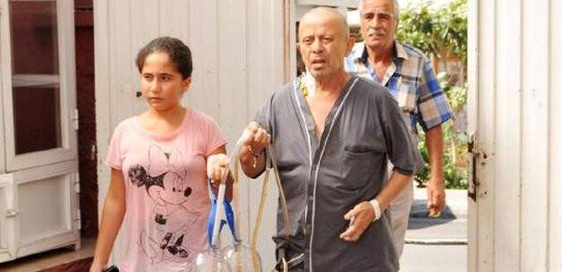 Yoğun bakımdan çıkıp oy kullanmaya gitti