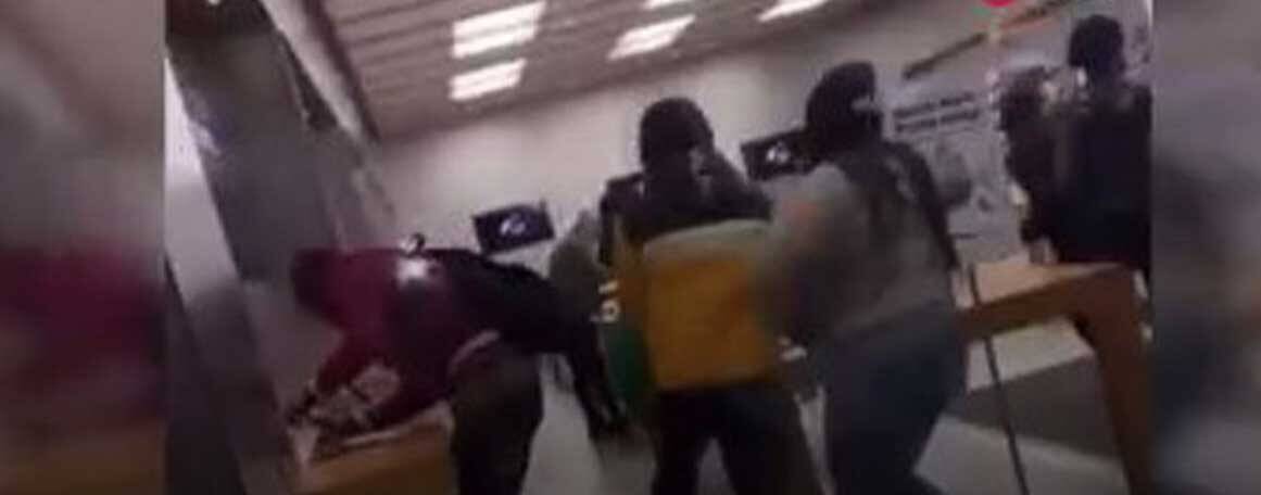 Film değil gerçek: Amerikalılar Apple'ı yağmaladılar! (TIKLA&İZLE)