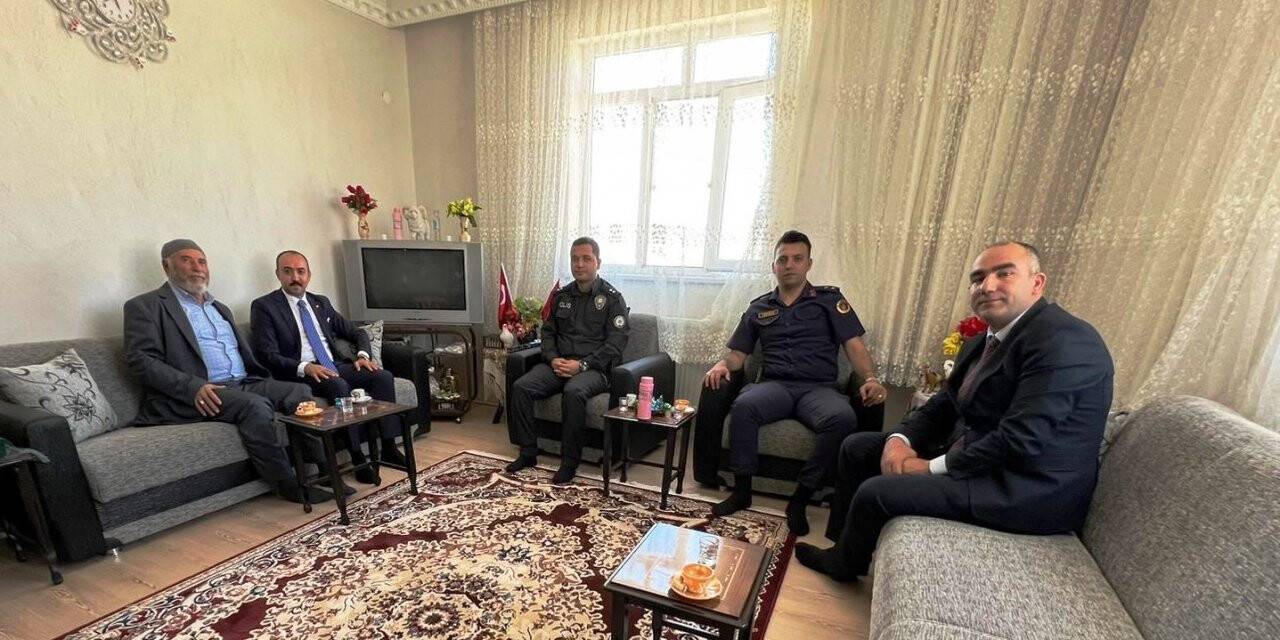 İlçeye atanan kaymakamdan ilk gezi şehit ailelerine