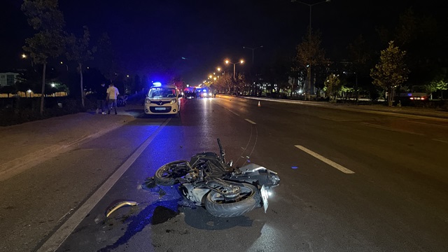 Beton mikserine çarpan motosiklet sürücüsü hayatını kaybetti