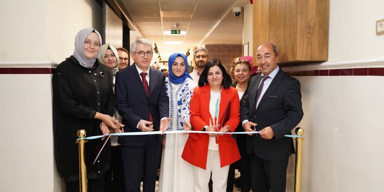 NEÜ’den Ankara’da sergi