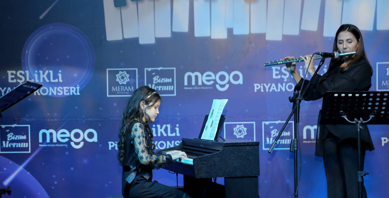 MEGA'lı miniklerden konser