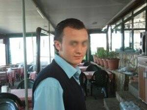 ESKİ KIZ ARKADAŞININ NİŞANLISINI ÖLDÜRDÜ
