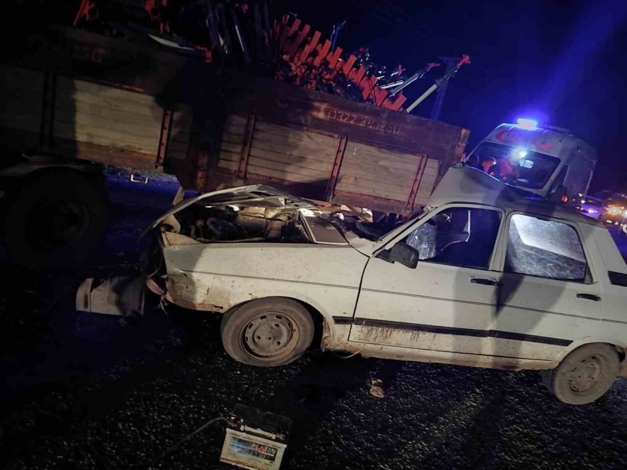 3 römorklu traktöre arkadan çarptı: 1 ölü, 1 yaralı