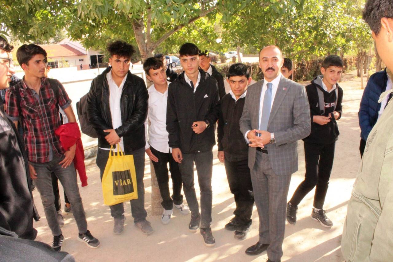 Yunak Kaymakamı'ndan meslek lisesi ziyareti