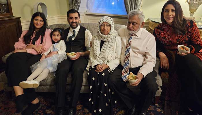 İskoçya Başbakanı Hamza Yusuf'un eşinin ailesi Gazze'de mahsur kaldı