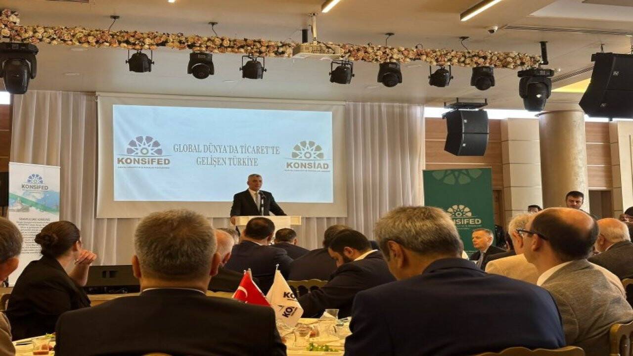 Ticaret Bakanı Bolat Konyalı iş adamlarıyla buluştu