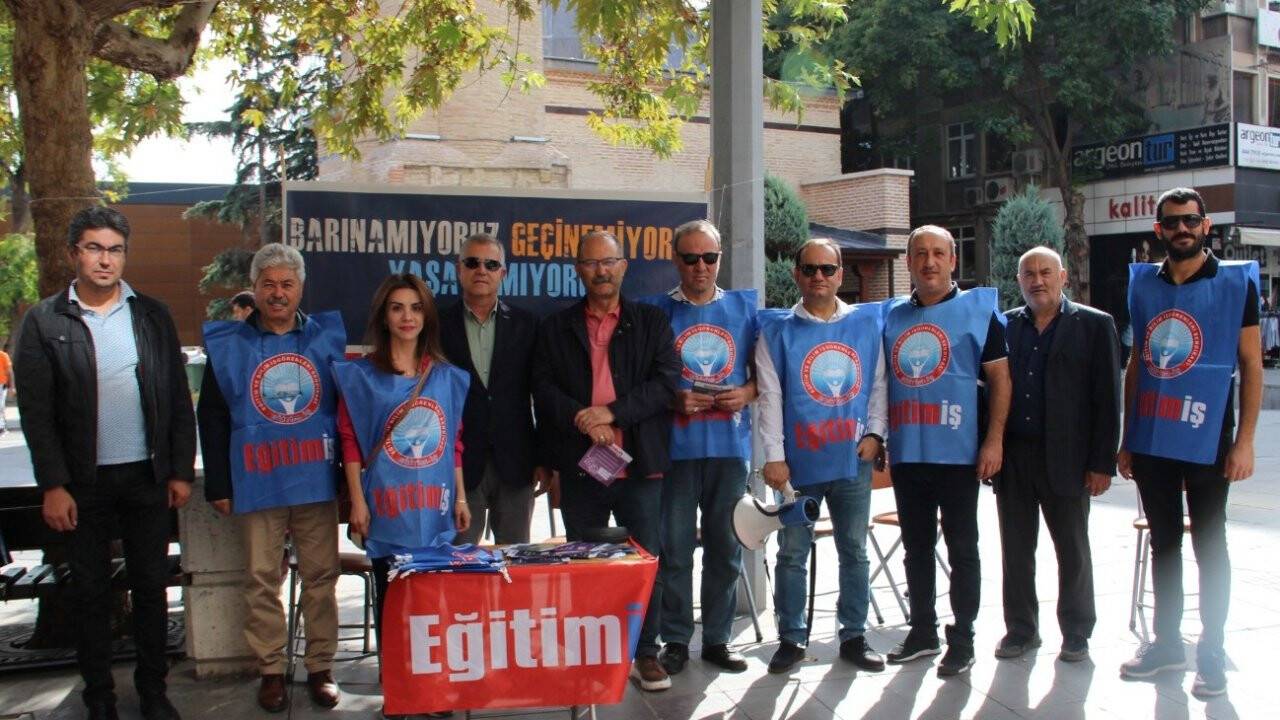 Eğitim-İş stant açtı