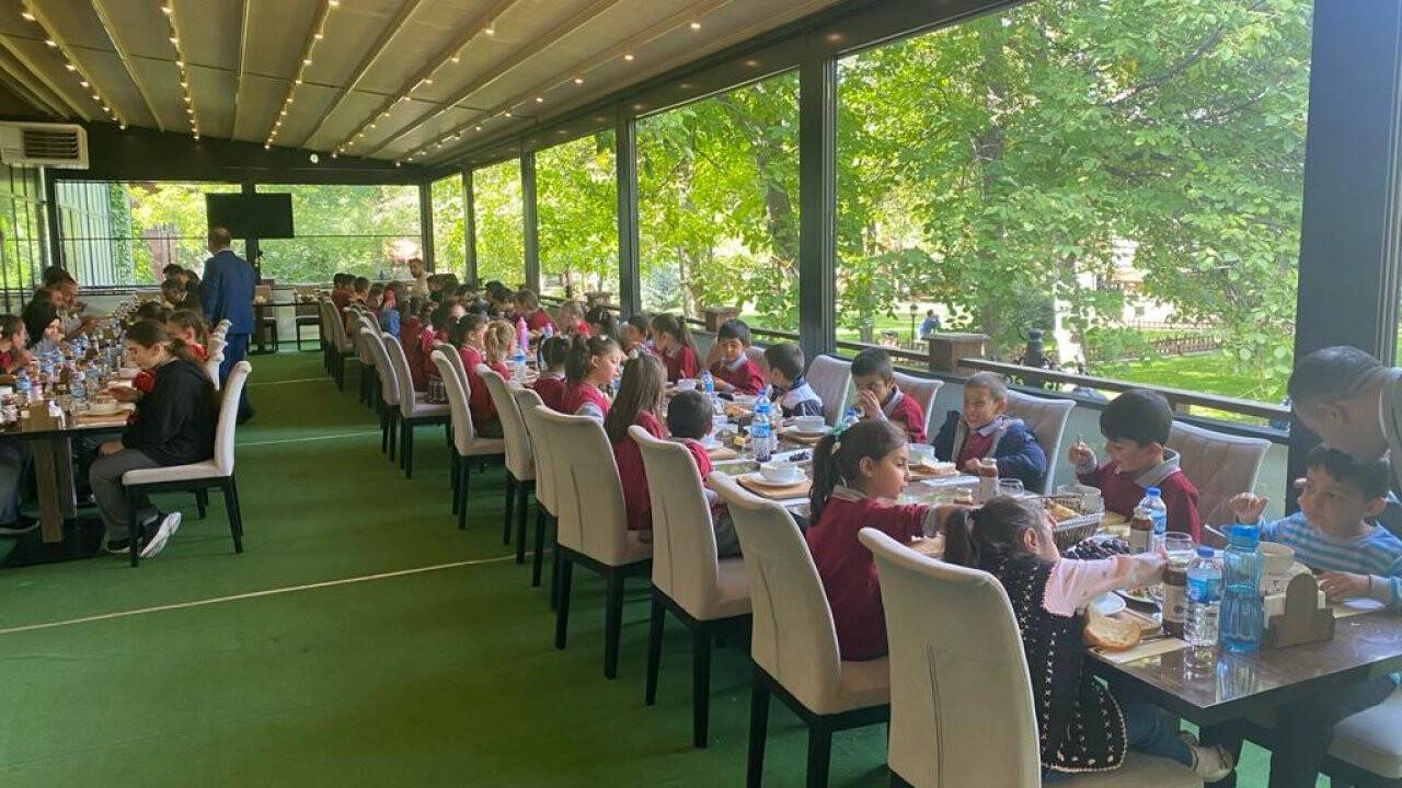 Konya'da Gümüşhane sevdalıları öğrencileri sevindirdi