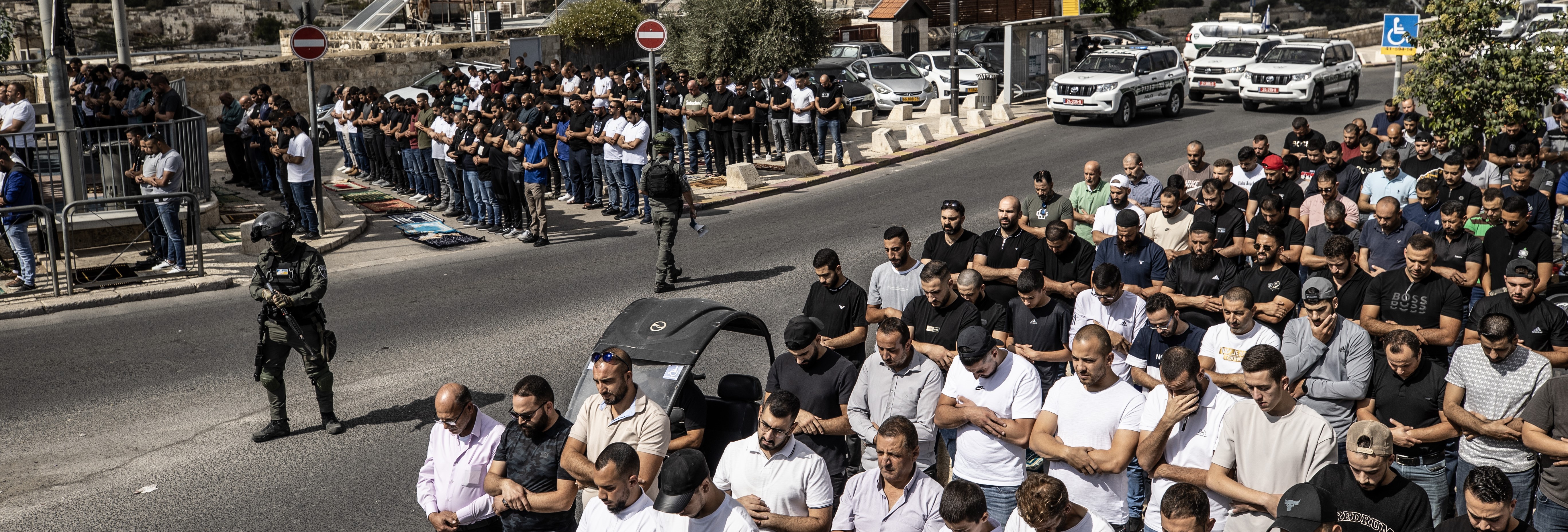 Mescid-i Aksa'da sadece 5 bin Filistinli saf tutabildi