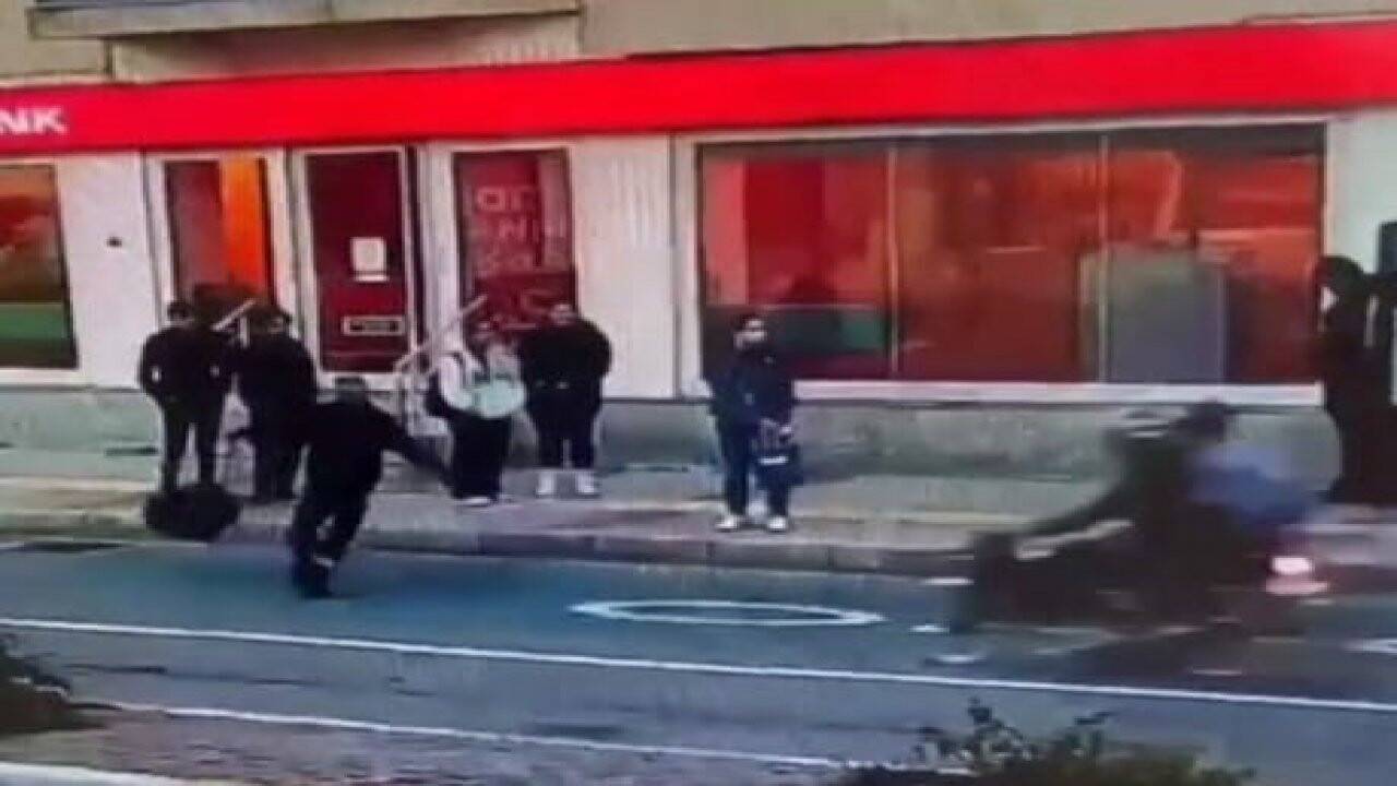 İzmir'de bir kişi motosikletliye çantasıyla vurmuştu: O ‘çanta’ silah sayıldı