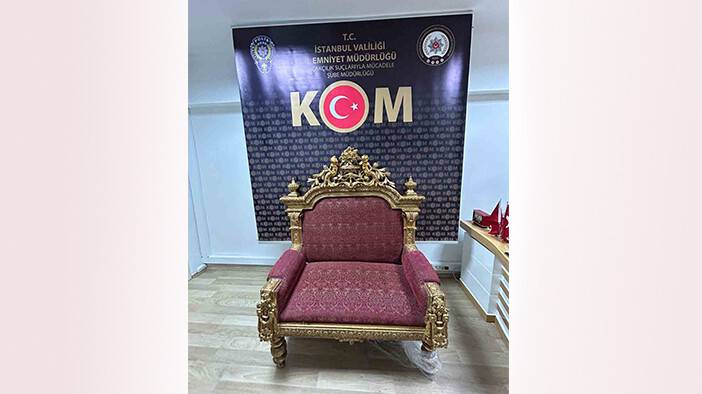 İstanbul'da altın varaklı ‘Saltanat Tahtı’ ele geçirildi