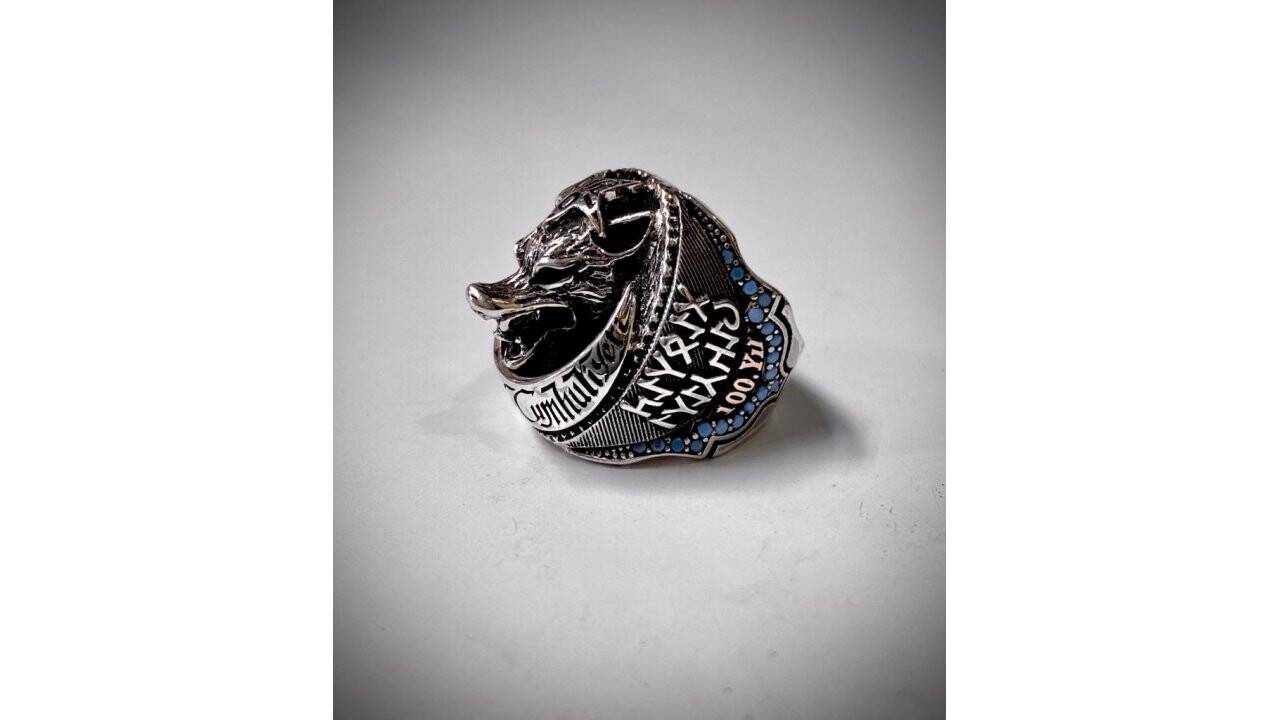 Konyalı tasarımcıdan MHP lideri Bahçeli'ye kurt başlı “100. yıl” yüzüğü