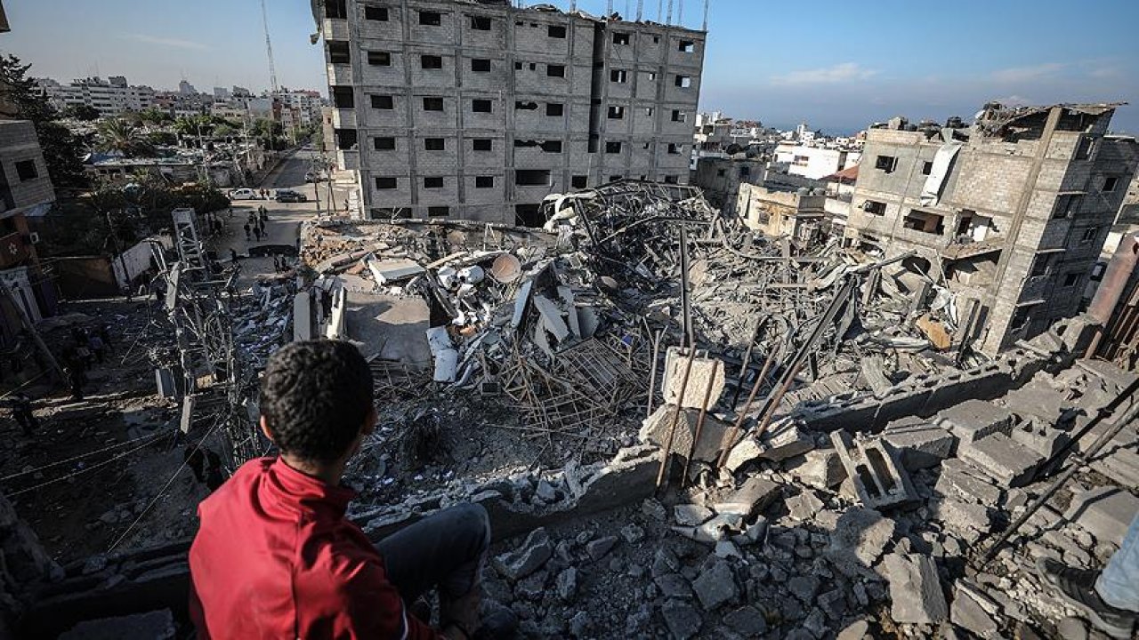 İsrail ordusu: Askerlerimiz Gazze'de  operasyonlara devam ediyor