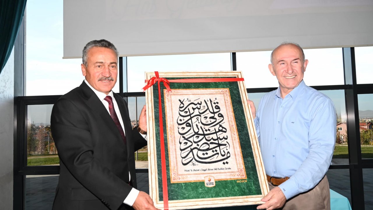 Prof. Dr. Ahmet Şimşirgil Seydişehir'de okurlarıyla buluştu