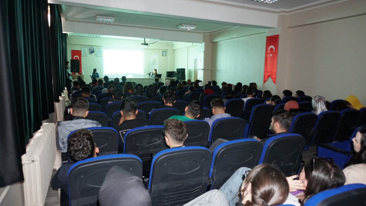 Konya'nın o ilçesinde öğrencilere bağımlılıkla mücadele eğitimi verildi