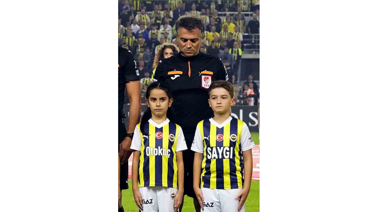 Fenerbahçe - Hatayspor maçının yardımcı hakemi hakemliği bıraktı! Sosyal medya karıştı