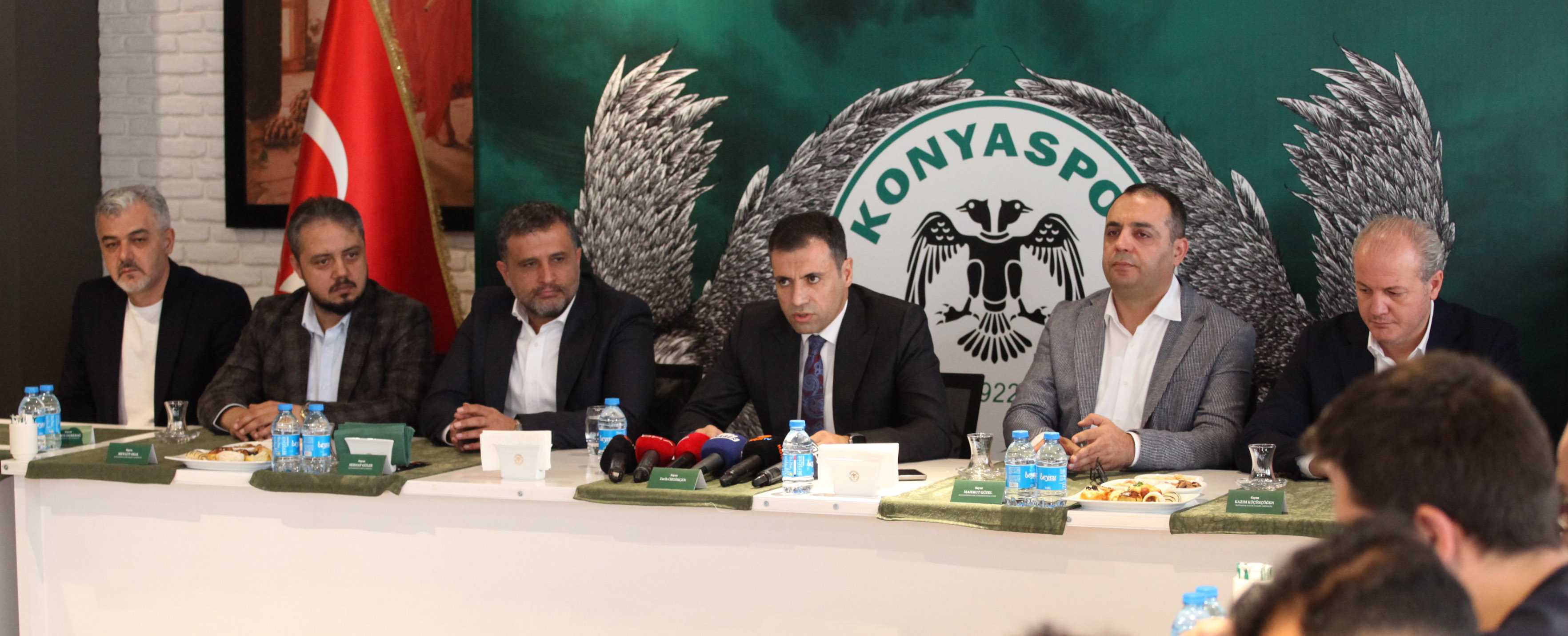 Konyaspor Yönetim Kurulu "Olağanüstü Kongre" kararı aldı