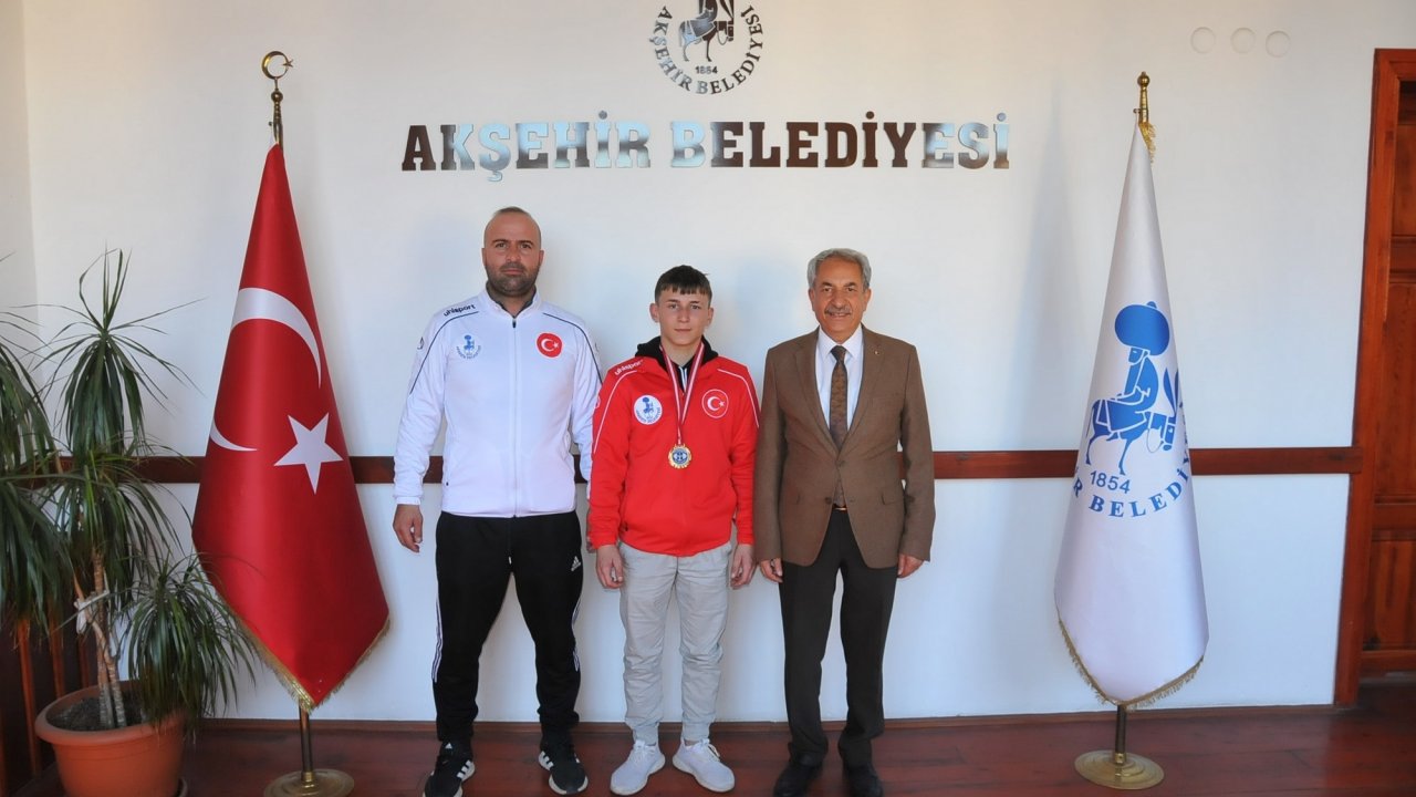 Akşehirli halterci Türkiye şampiyonu