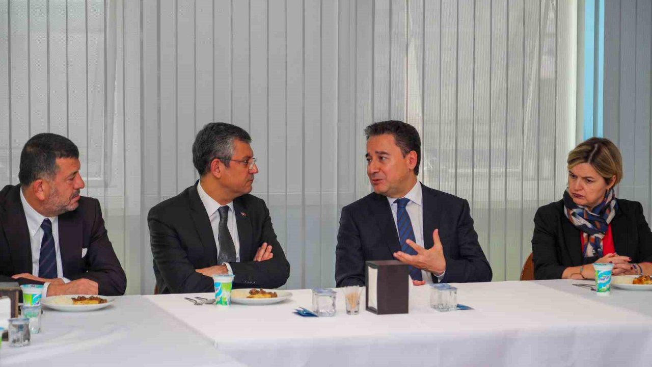 CHP Genel Başkanı Özel’den DEVA lideri Babacan’a ziyaret
