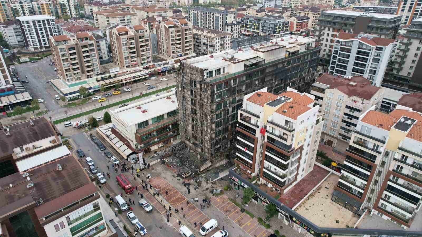 99 ofis bulunuyordu: 7 saatte söndürüldü! Korkunç manzara