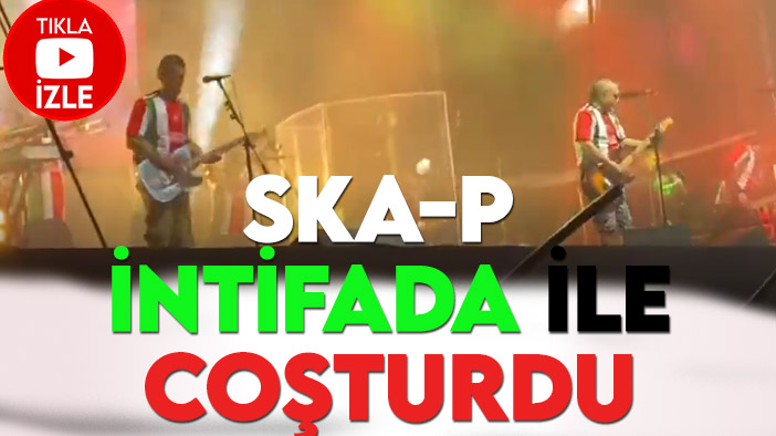 Filistin formalarıyla sahneye çıkan SKA-P müzik grubu "intifada" şarkısı ile coşturdu